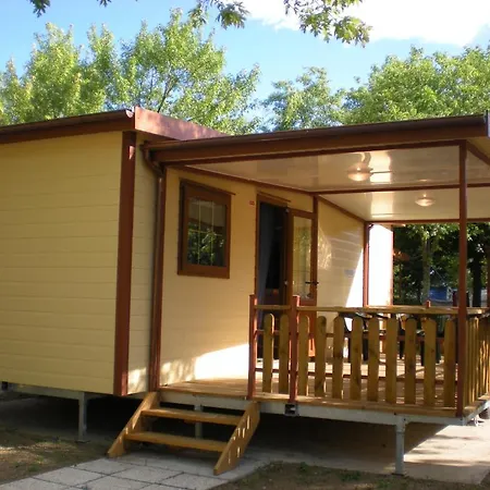 Aldeamento Turístico Lido Village