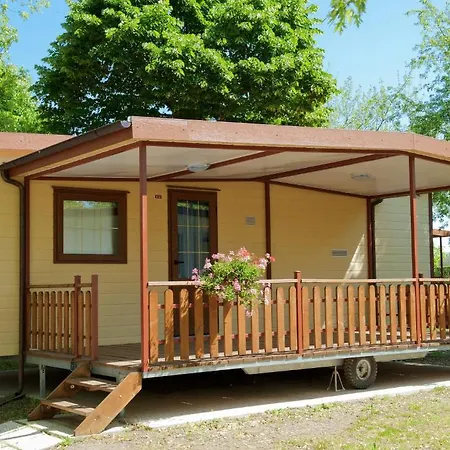 Aldeamento Turístico Lido Village